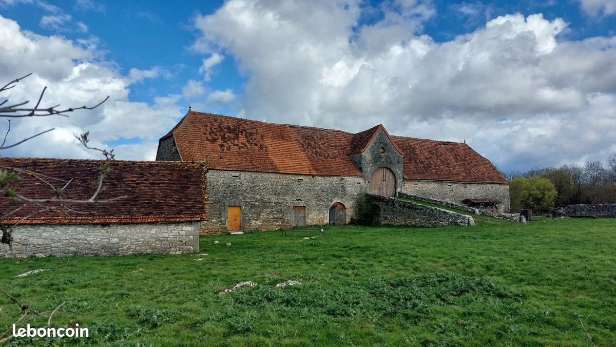 Maison 1 pièce 800 m² · à Cœur de Causse · 800 m² · 145 000 €