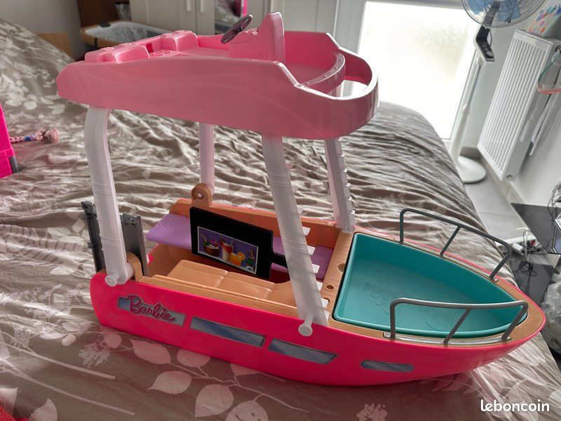 Bateau barbie (image 1)