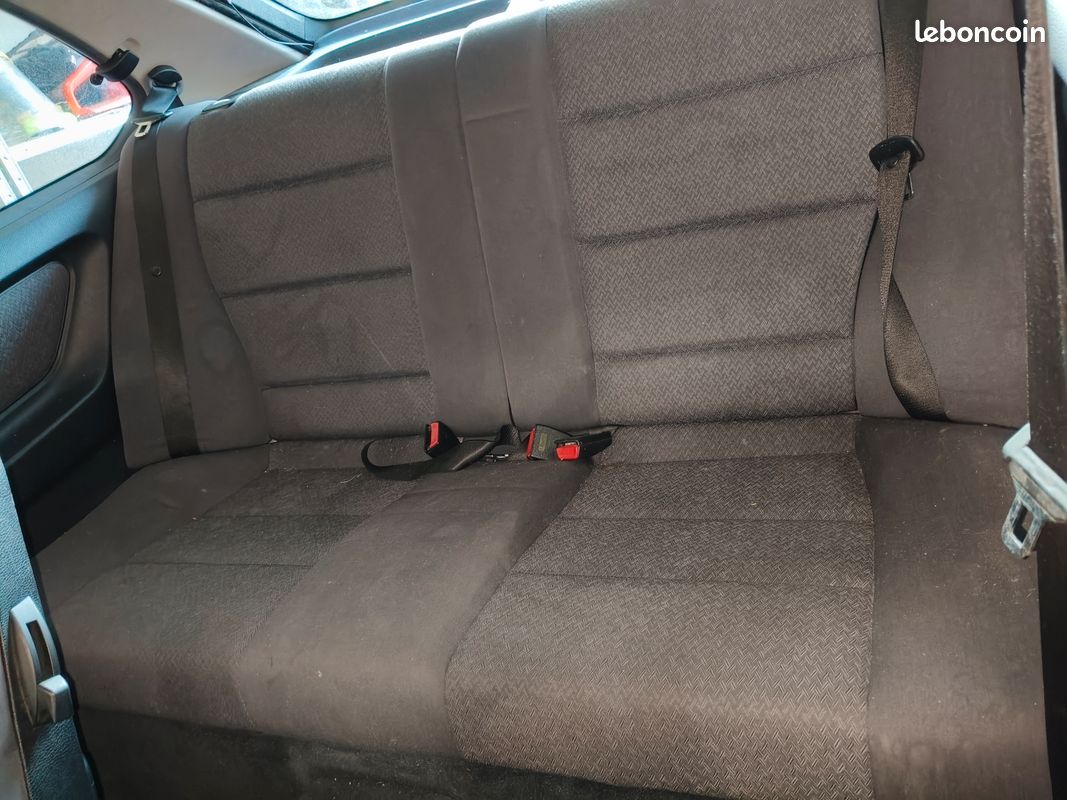 Intérieur bmw E36 compact (image 2)