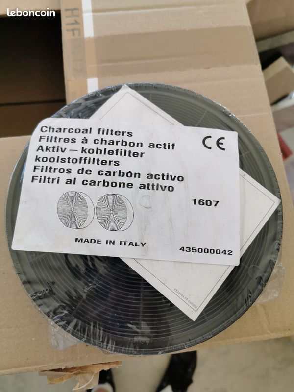 Paire de filtres à charbon actif (image 1)