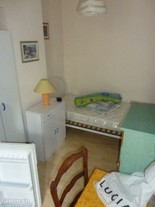 Chambre meublée plein centre ville - Brive-la-Gaillarde 19100 (image principale 0)