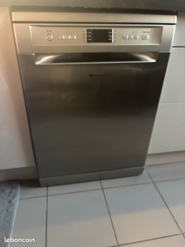 Lave-vaisselle Hotpoint (image 1)