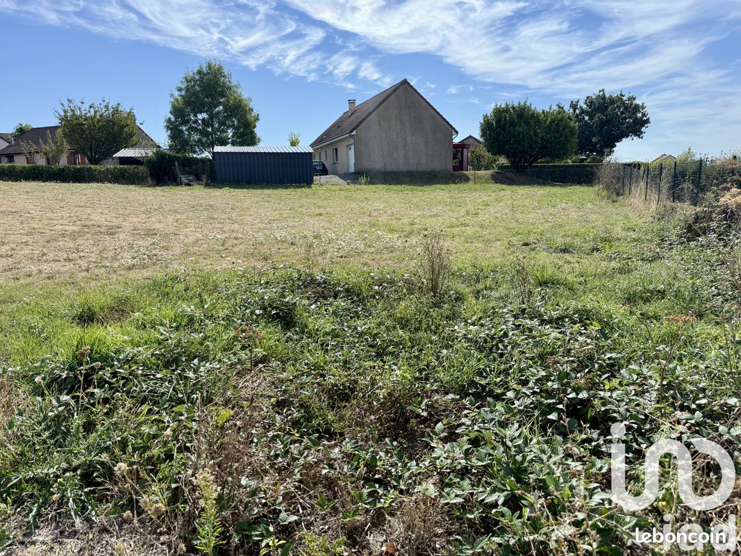 Terrain 659 m² · à Neuvy-Grandchamp · 659 m² · 15 500 €