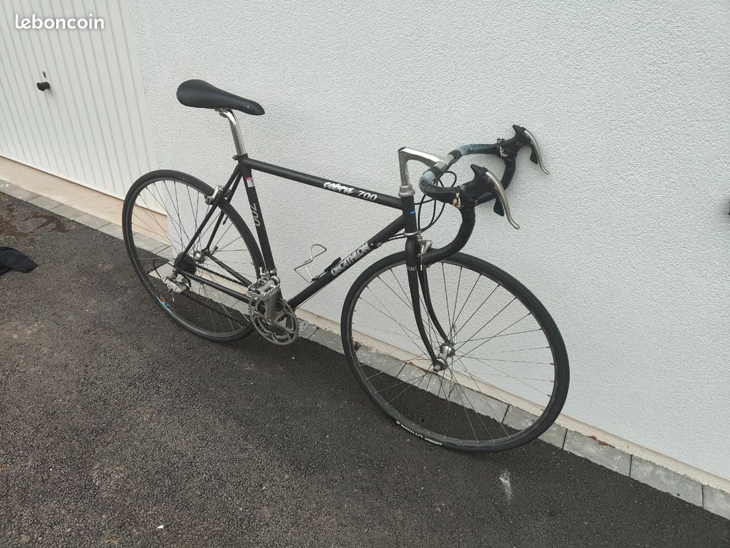 Vélo de route - Cobra 700 (image 1)