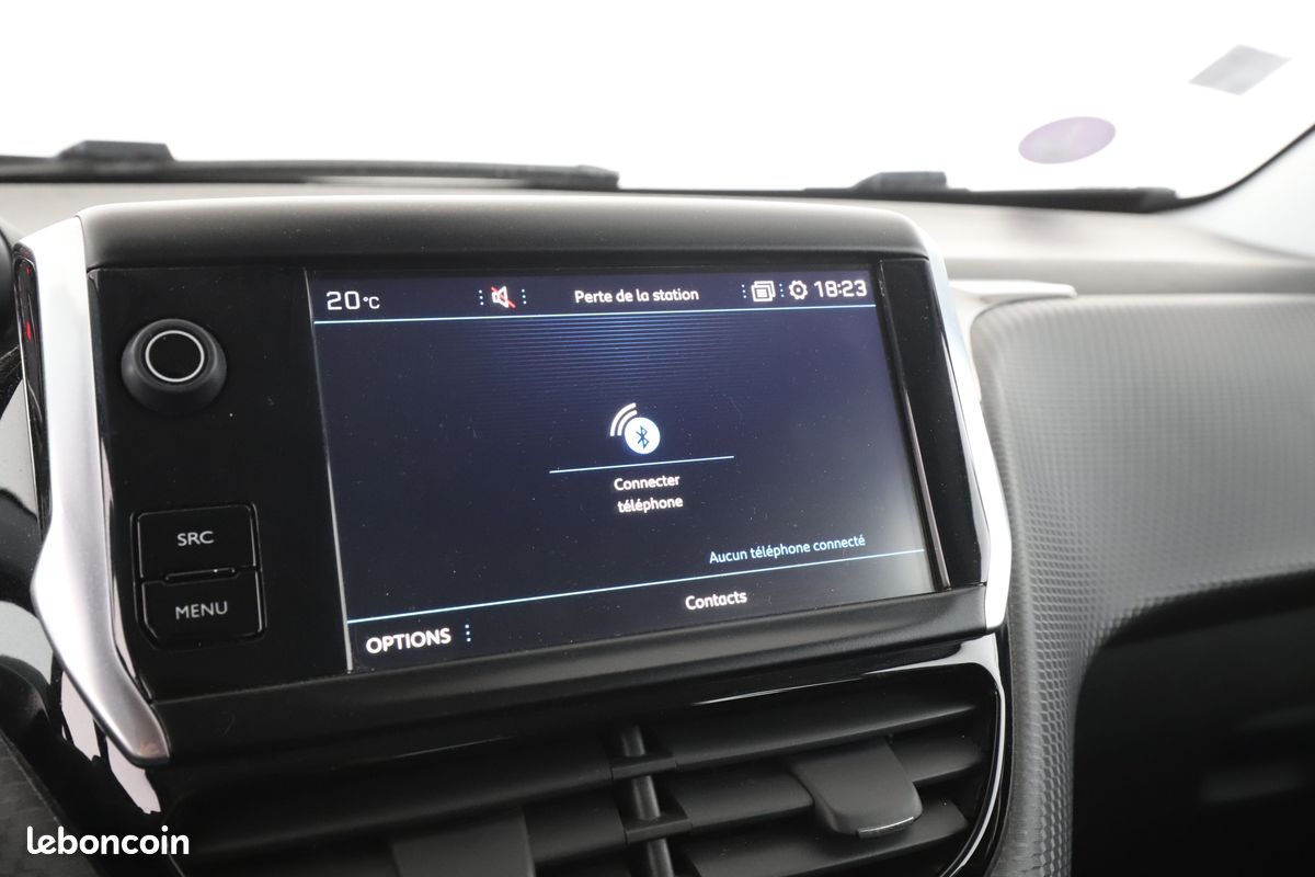 Peugeot 2008 1.2 PureTech Allure 110 ch (image 18)