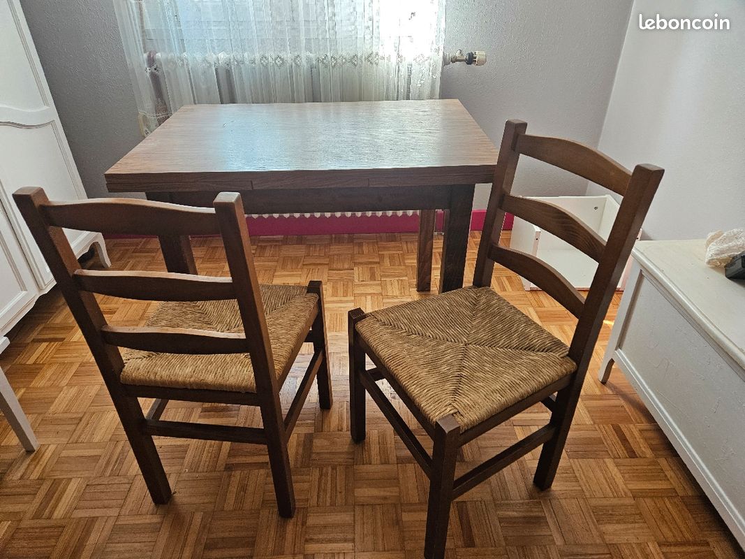 Table et chaises (image 1)