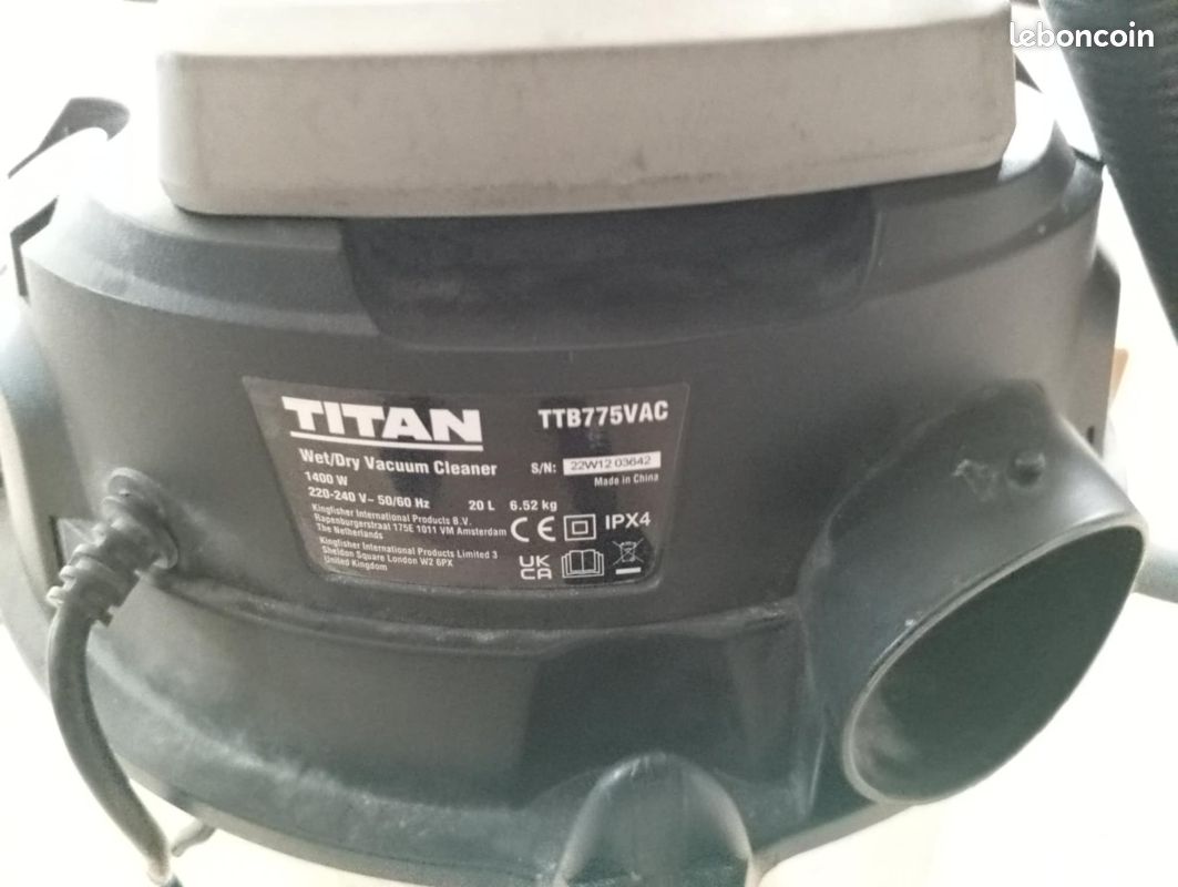 Aspirateur de chantier 20L Titan sacs Bricolage