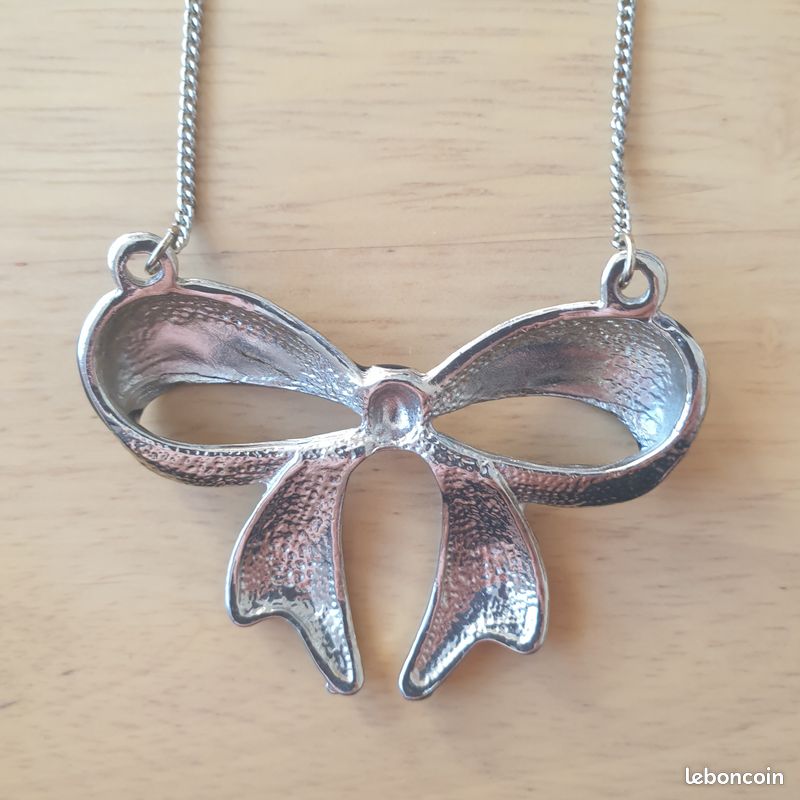 Collier noeud papillon noir. Etat neuf (image 5)