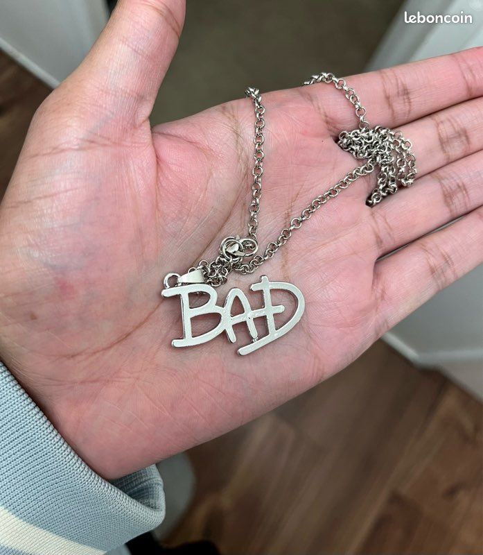 Collier Michael Jackson Bad Collection