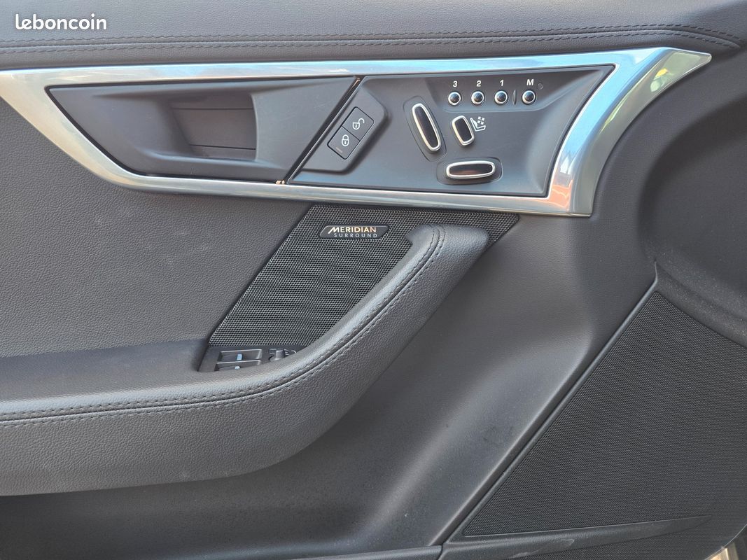 JAGUAR F-TYPE 3.0 V6 SURALIMENTE 380CH R-DYNAMIC AWD MERIDIAN/TOIT PANORAMIQUE/IMMAT Fr (image 28)