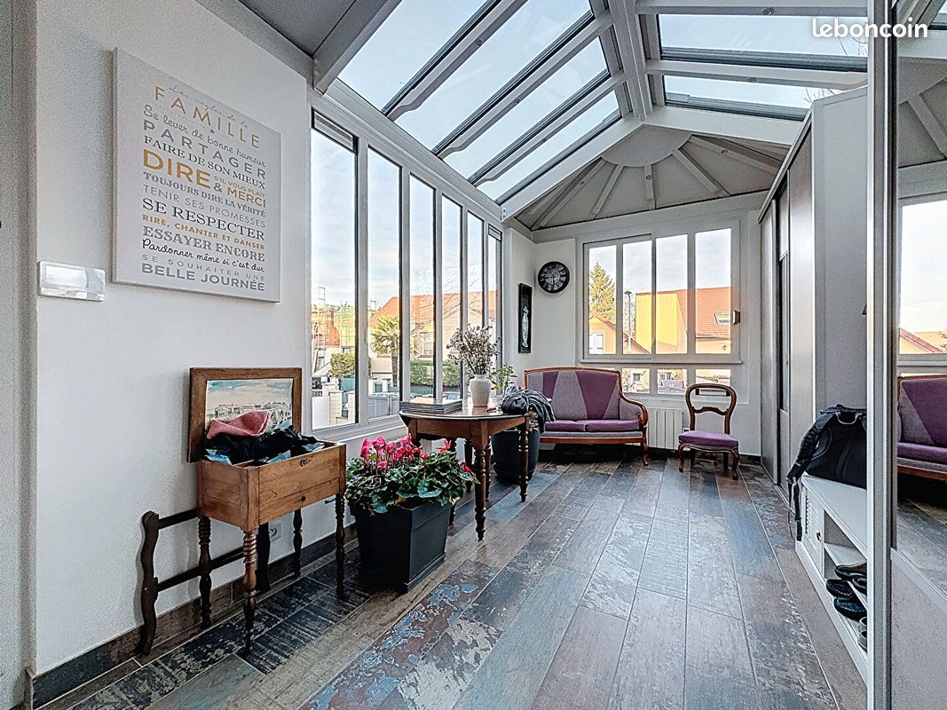 Maison 9 pièces 180 m² · à Nanterre · 180 m² · 979 000 €