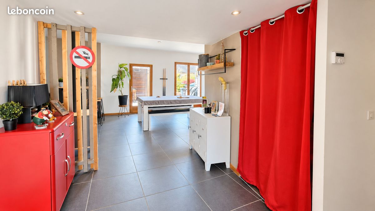 Maison 4 pièces 136 m² · à Vroncourt · 136 m² · 163 000 €