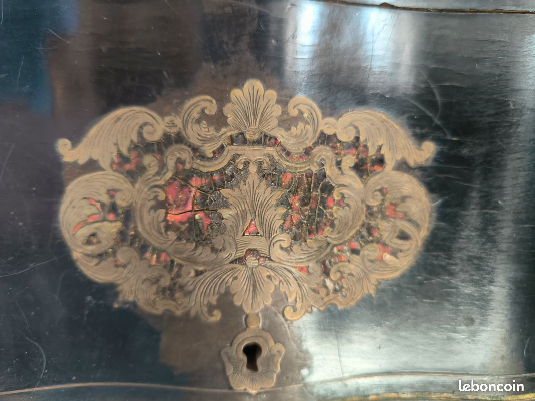 Cave à Liqueur du 19ème siècle - Napoléon III - Cristal et marqueterie - Ensemble complet sur France