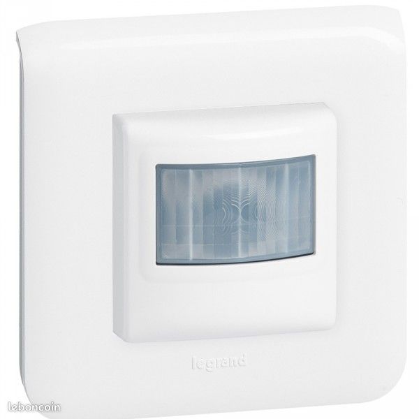 Lot électricité/domotique Legrand – Détecteurs de mouvement, interrupteurs de volets roulants, programmateurs, contrôleurs – Neufs (image 10)