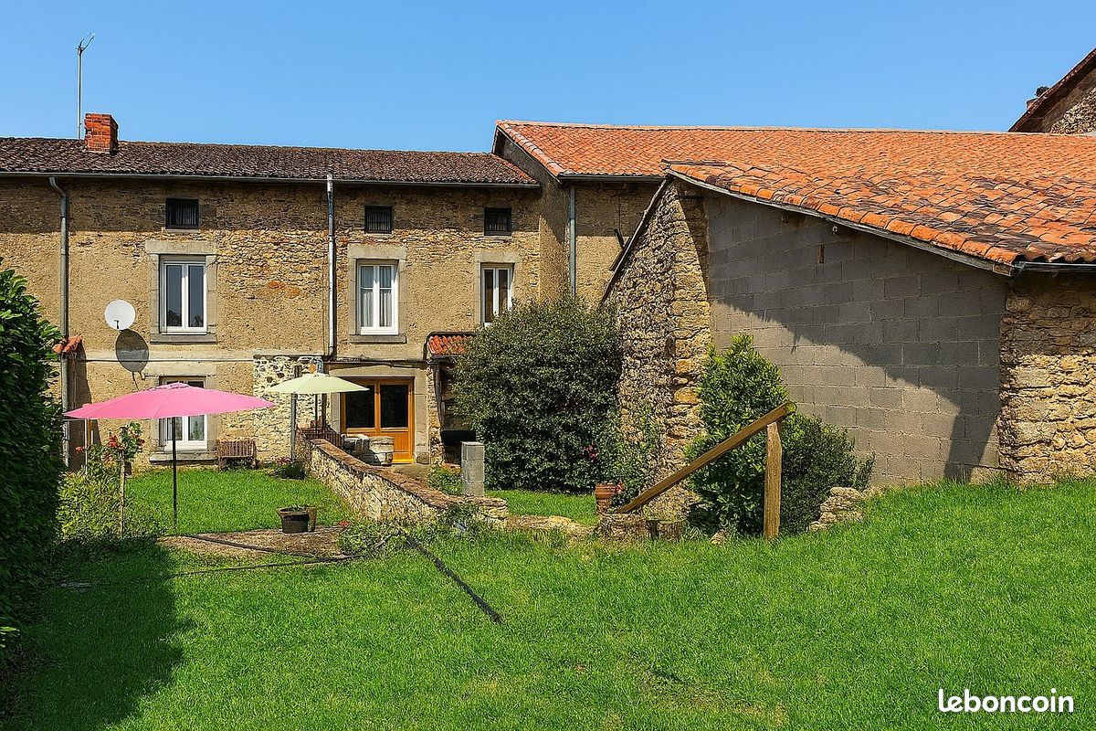 Maison 7 pièces 155 m² · à Les Salles-Lavauguyon · 155 m² · 103 500 €