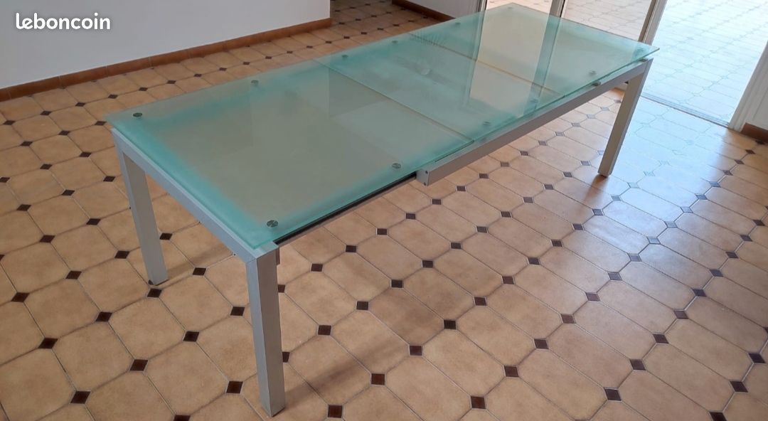 Table de salle à manger Ligne Rosée CINNA (image 2)