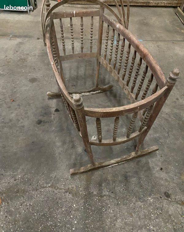 Berceau 19ème Siècle en Noyer en vente sur