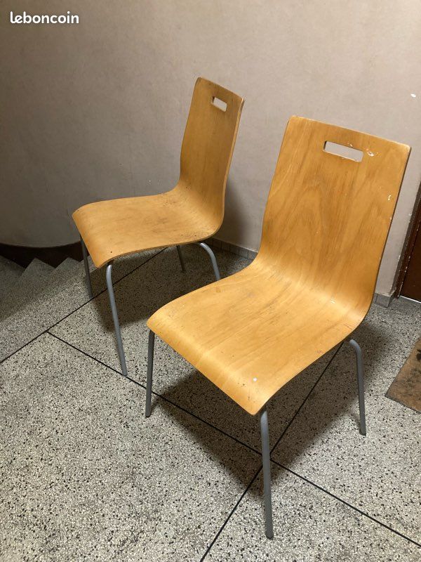 Deux chaises en bois courbe (image 1)