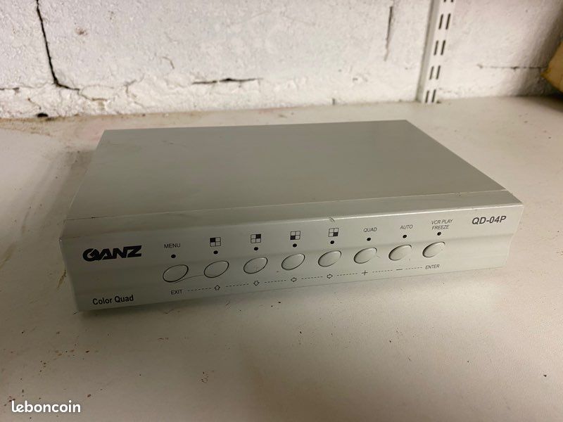 Quad vidéo QD-04P couleur (image 3)