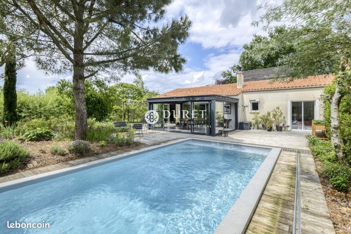 Maison 8 pièces 179 m²