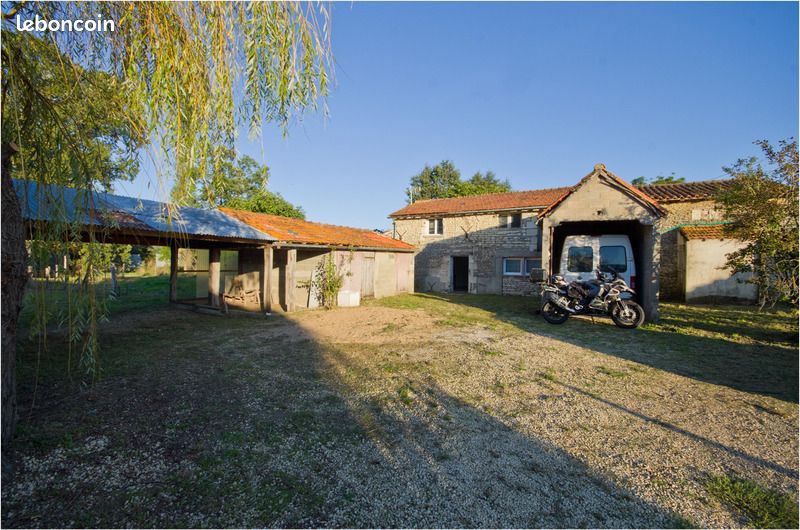 Longère 5 pièces 120 m² - Chouppes 86110 (image principale 2)