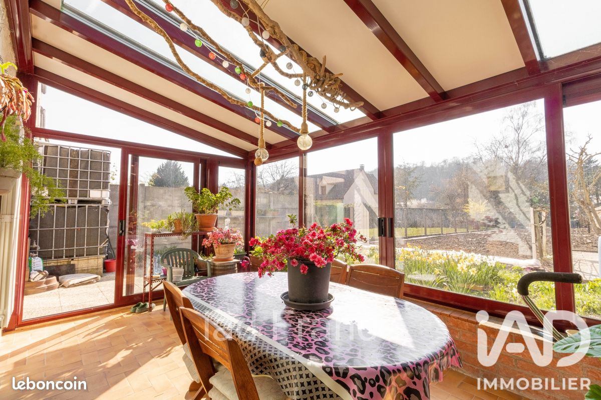 Maison 12 pièces 330 m² · à Maule · 330 m² · 562 000 €