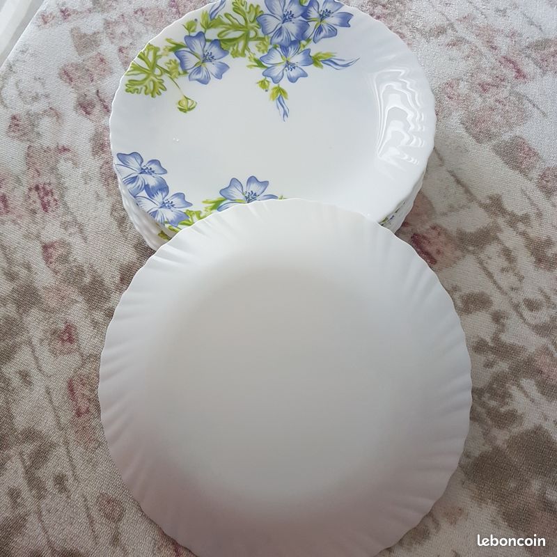 Assiettes plates et saladier (image 3)