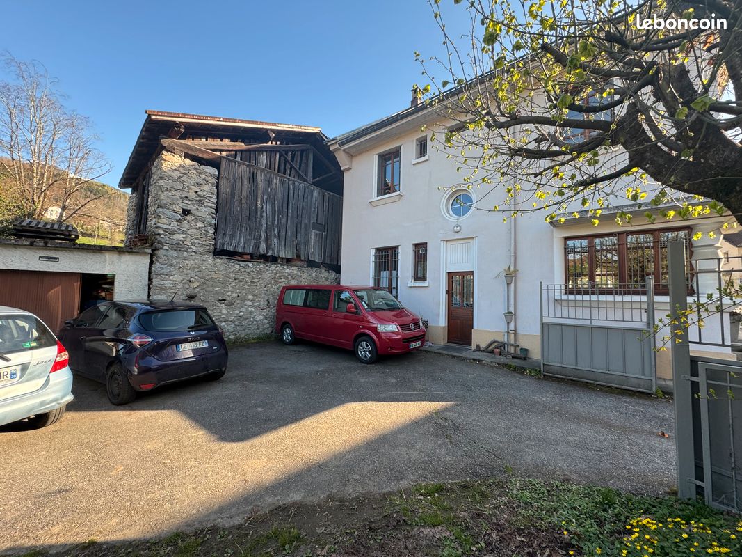 Maison 6 pièces 140 m² · à Arvillard · 140 m² · 380 000 €
