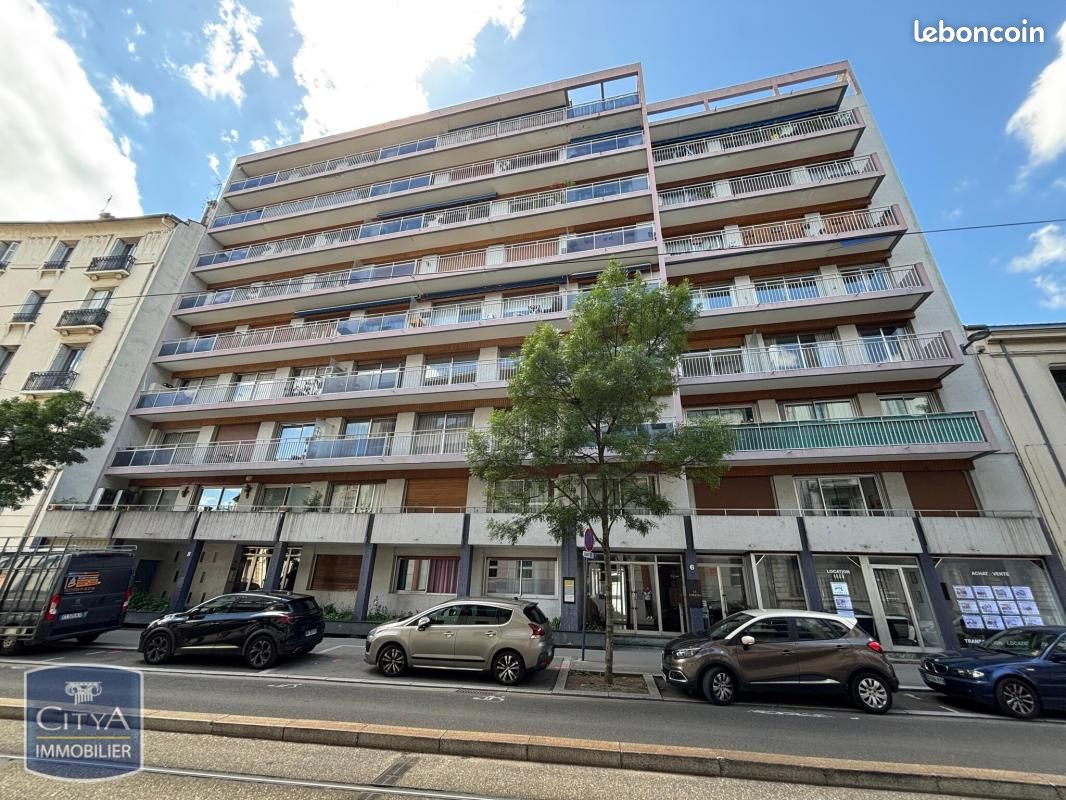 Appartement 6 pièces 173 m² · à Saint-Étienne · 173 m² · 129 000 €