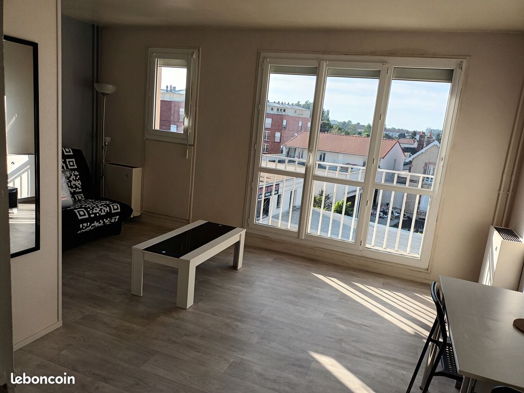 Appartement 1 pièce 28 m² · à Saint-Julien-les-Villas · 28 m² · 480 €/mois