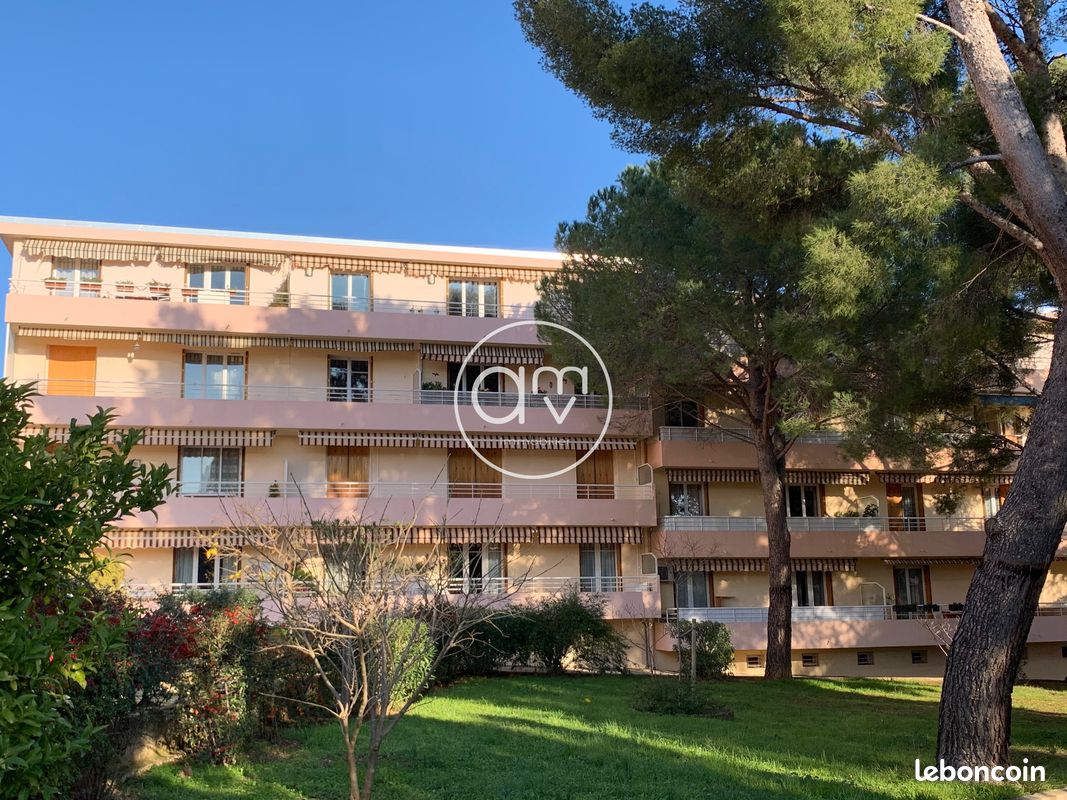 Parking 15 m² · à Toulon · 15 m² · 110 €/mois