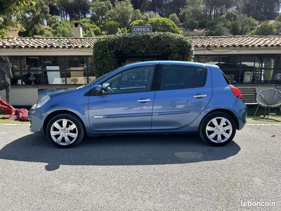 RENAULT CLIO 1.6i 16V - 110 - BVA Euro 5 III BERLINE Exception TomTom PHASE 2 (image 2)