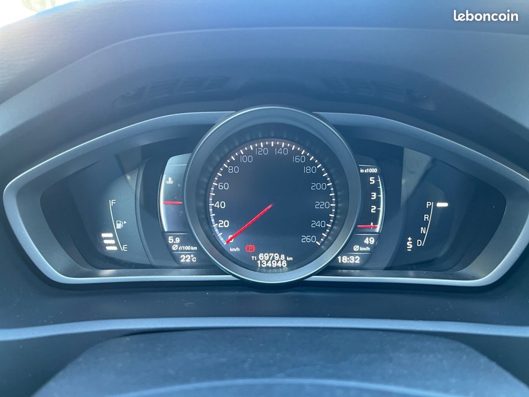 VOLVO V40 BUSINESS CAMERA DE RECUL /D2 120 Momentum Business Geartronic A (image 14)