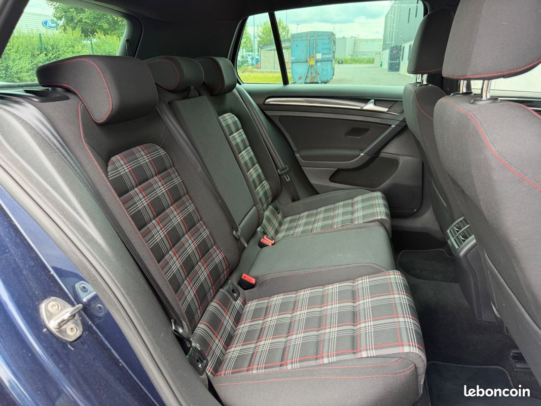VOLKSWAGEN GOLF 7 GTI 2.0 TSI 220ch DSG6 - Sièges Chauffants / Carnet d'entretien - (image 16)
