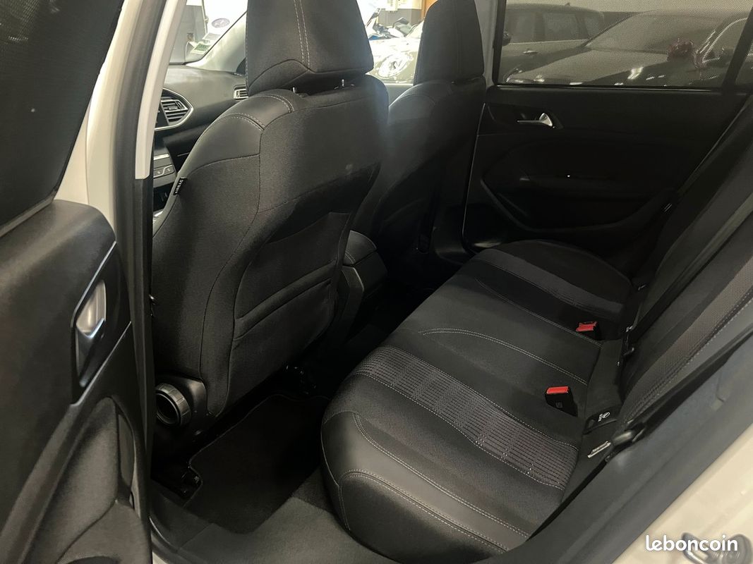 Peugeot 308 1.2 ptec 110 CV S&S ACTIVE BUSINESS / Financement possible (image 8)