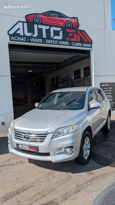 Rare Toyota RAV4 3 2.0 VVT-i Essence 158ch Boite Manuelle Crit'Air 1 (image 1)