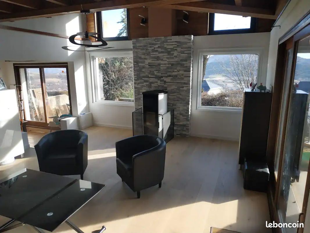 Chalet avec Jacuzzi proche du Lac de Serre-Ponçon (image 1)
