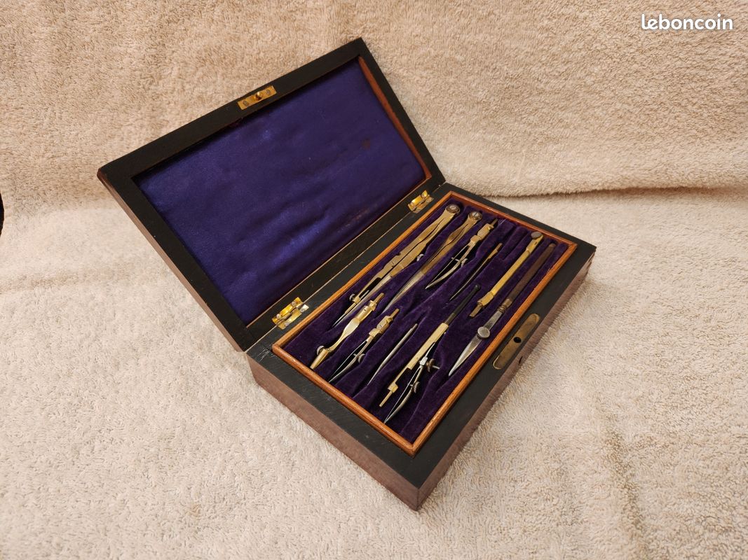 Ensemble ancien de compas - Collection