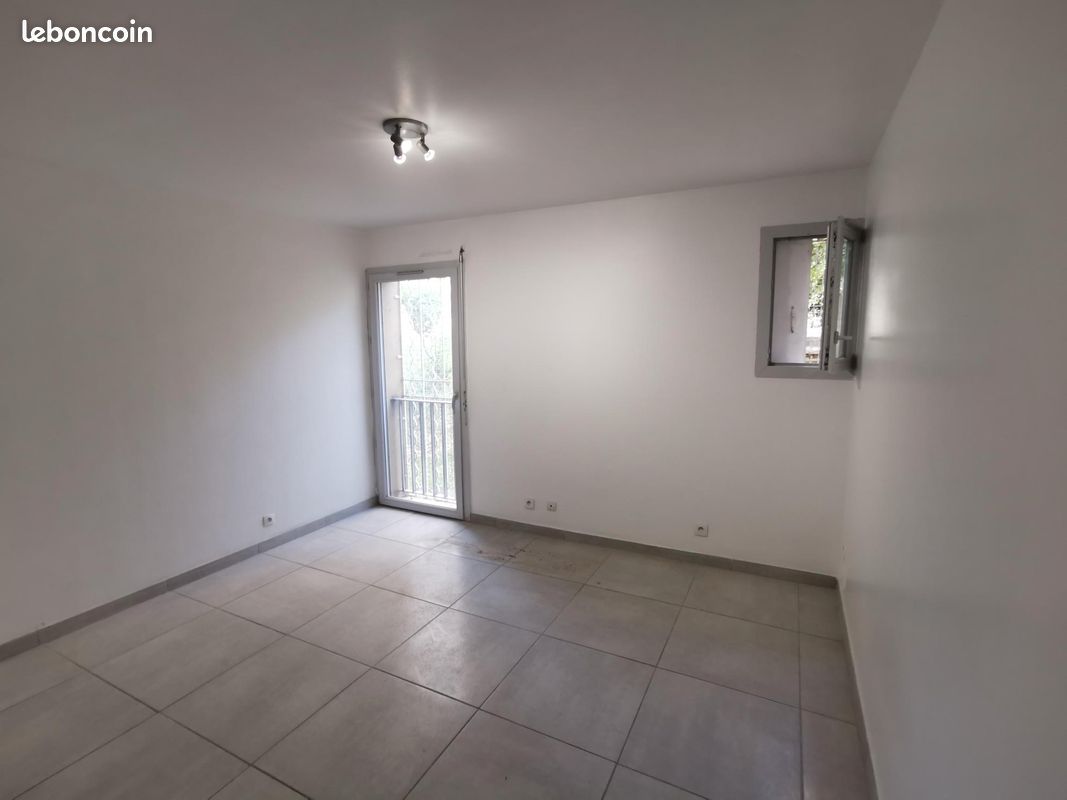 Appartement 1 pièce 21 m² · à Pertuis · 21 m² · 450 €
