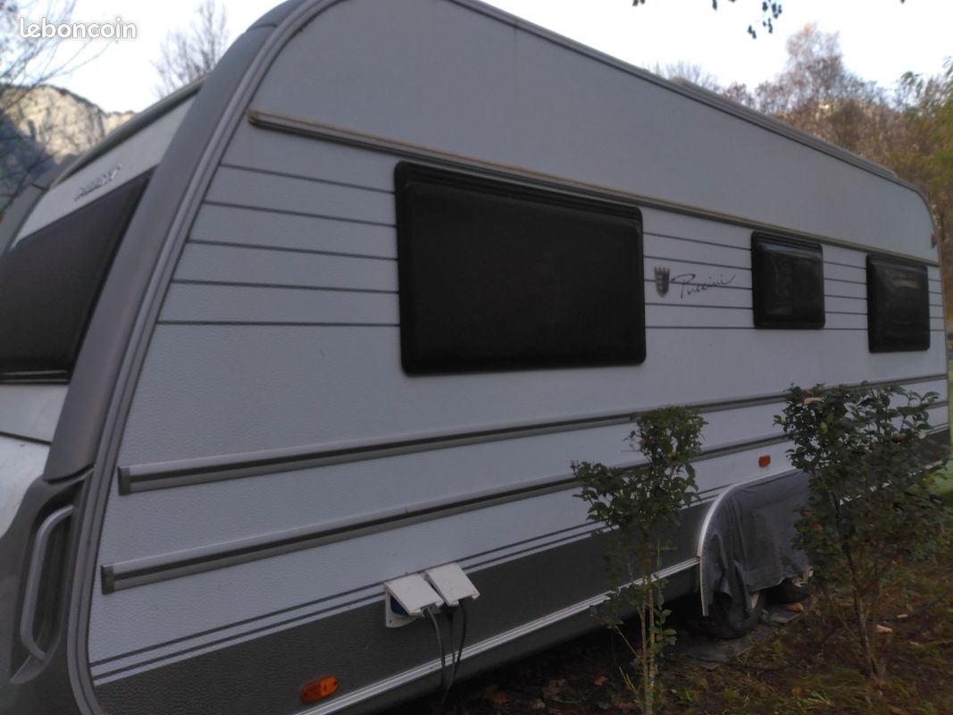 Caravane Tabbert Puccini avec hangar de stockage 5 m x 8 m en pvc (image 2)