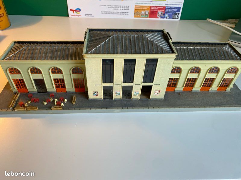 Maquette JOUEF HO 1039 - La Grande Gare + Quais - À Monter - État Proche Du Neuf