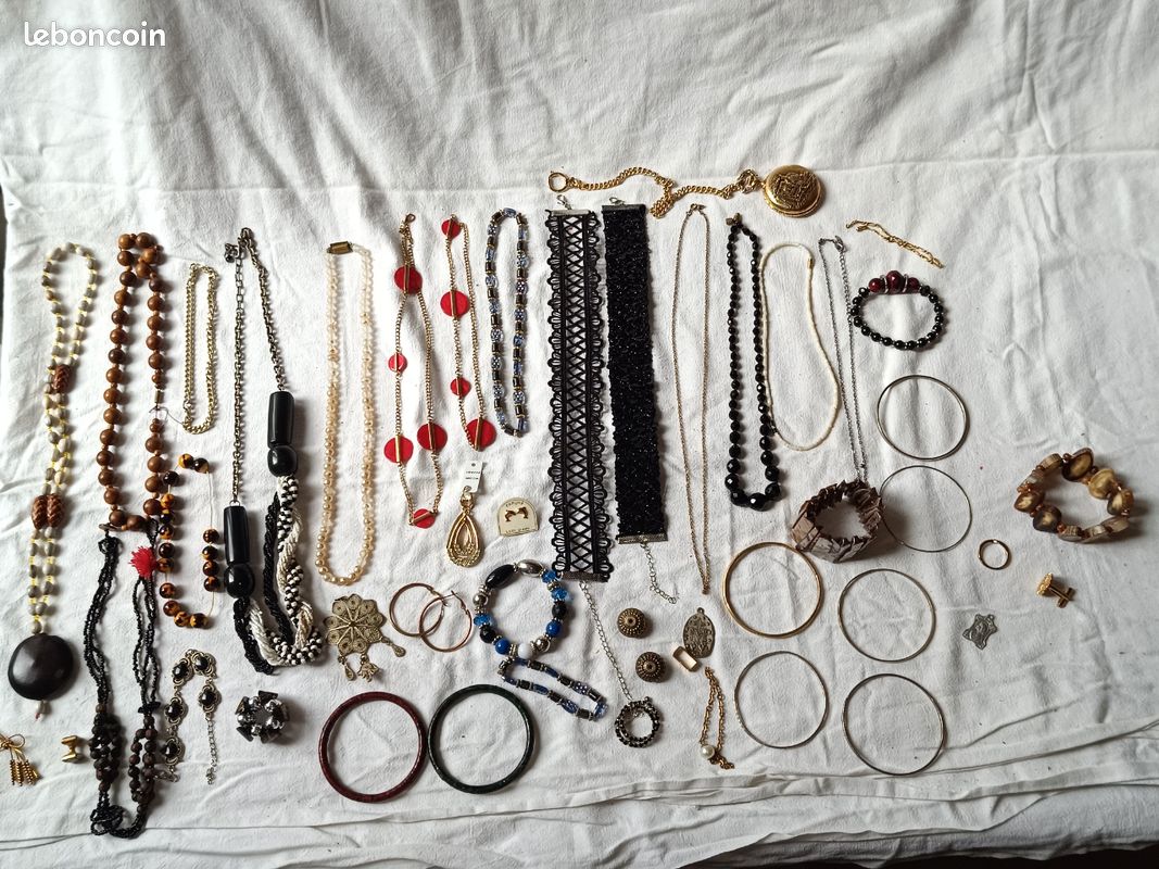 Gros lot bijoux vintage et contemporains 25_03_A - Montres & Bijoux