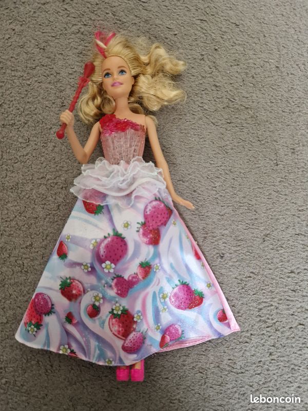 Barbie féerique 30 cm (image 1)
