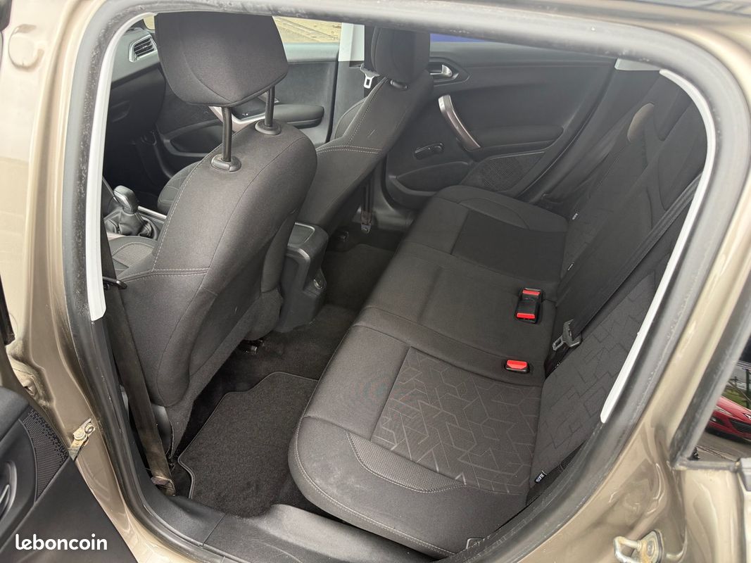 Peugeot 2008 1.6 BLUE-HDI Style 100 (image 6)