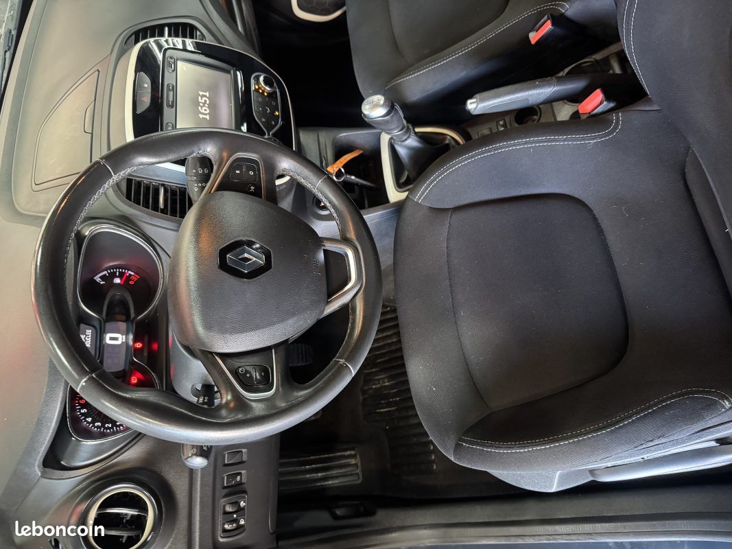 Renault captur 1.2 tce 120ch energy intens 2018 (image 13)