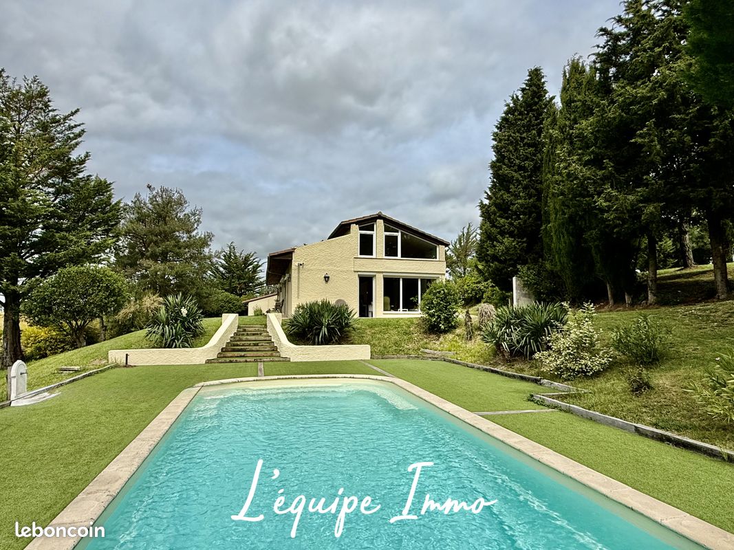 Maison 8 pièces 226 m² (image 1)
