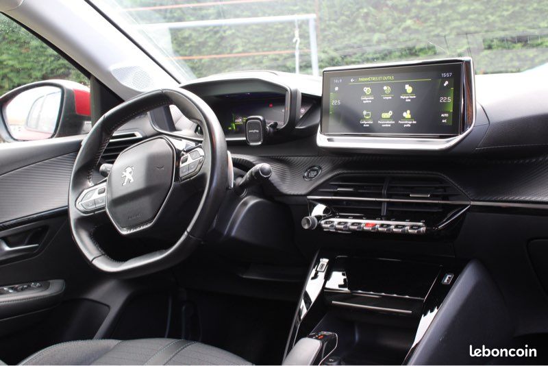 Peugeot 208 (image 2)