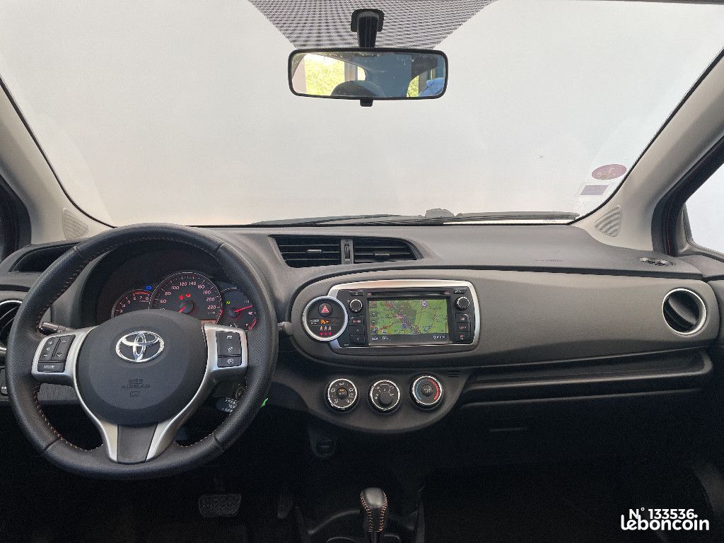 Toyota Yaris 100 VVT-i Style CVT (image 9)