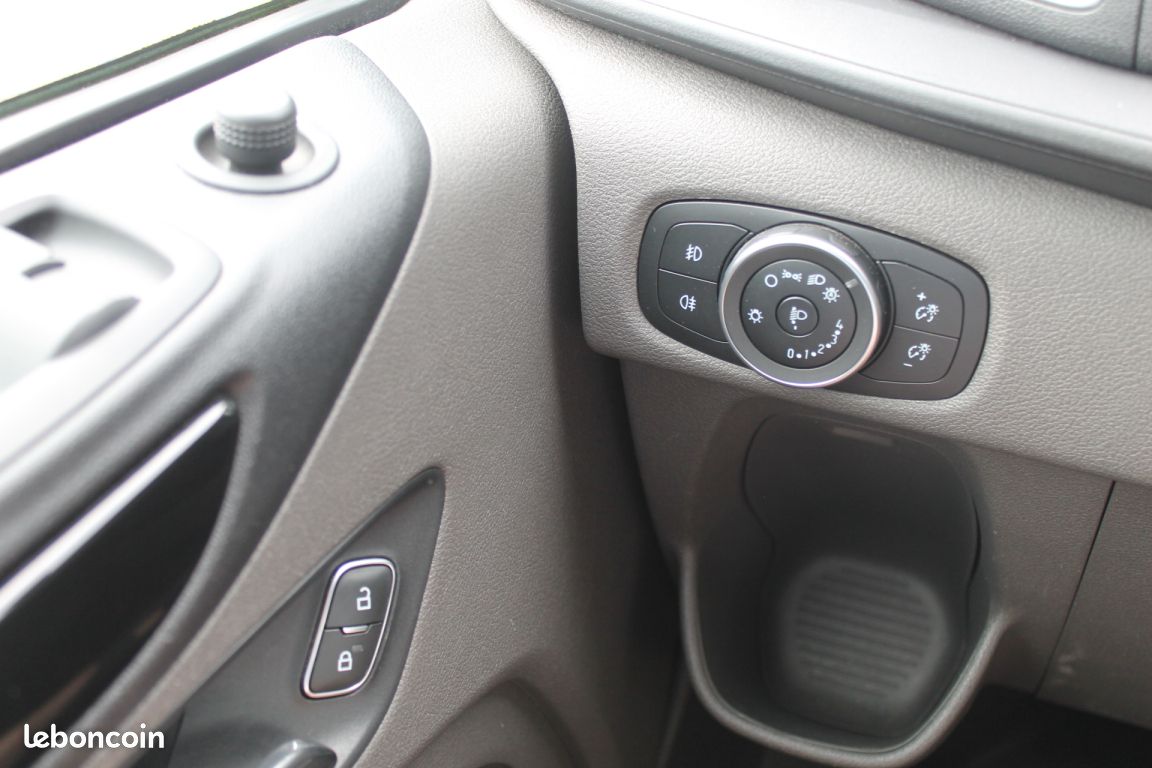 Ford Transit Custom FOURGON 300 L1H1 2.0 130 BVA LIMITED (image 17)