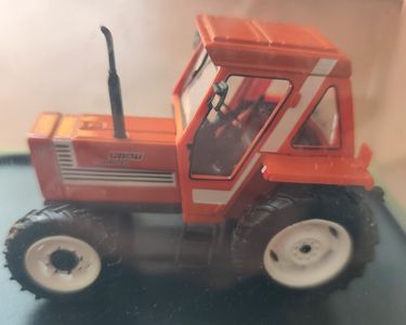 Universal Hobbies - Someca 750